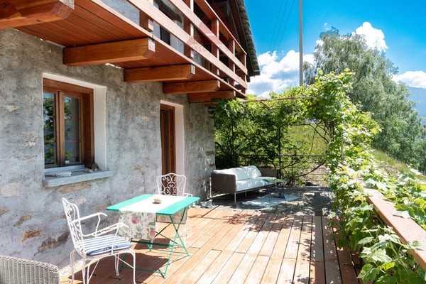 Paradiso di 4.5 locali a Buseno / Paradies mit 4.5 Zimmern in Buseno 9