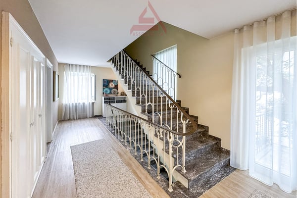 Villa a due passi dal lago, Ascona / Villa nur wenige Schritte vom See entfernt, Ascona 9