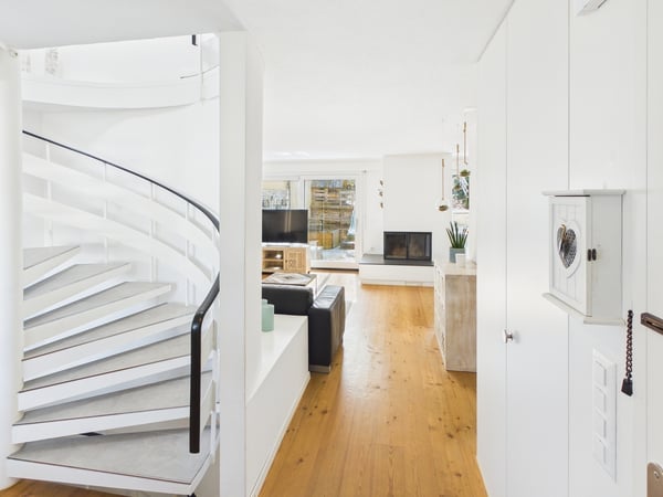 Stilvoll renoviertes 6.5 Zimmer-Reiheneinfamilienhaus 6