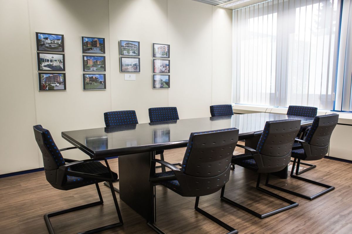 Basic Office [Office with many additional services]