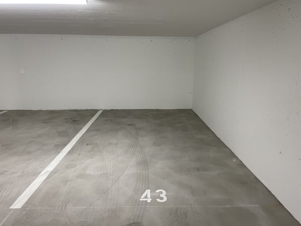 Garagenplatz in moderner Einstellhalle 4