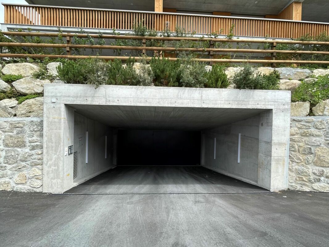 Place de garage dans un garage moderne