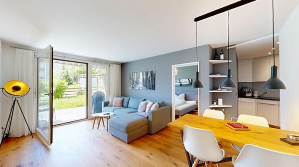 Moderne 2-Zimmer-Wohnung mit grossem Sitzplatz 1