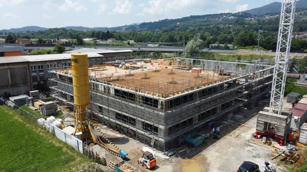 Affittasi diverse superfici in stabile industriale 1