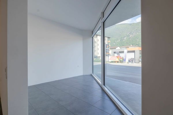 Superficie commerciale 9