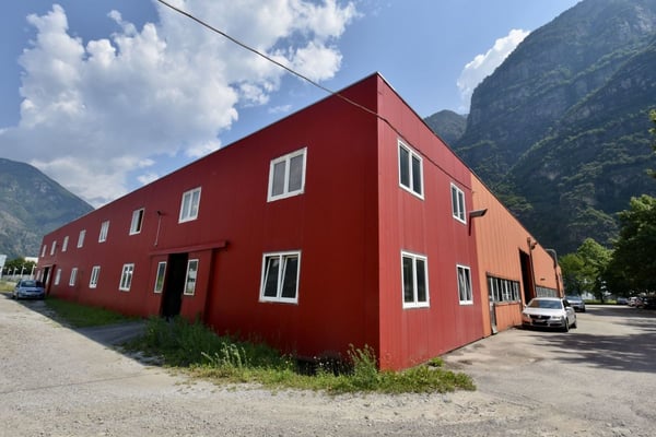 Stabile industriale / Industriegebäude 2