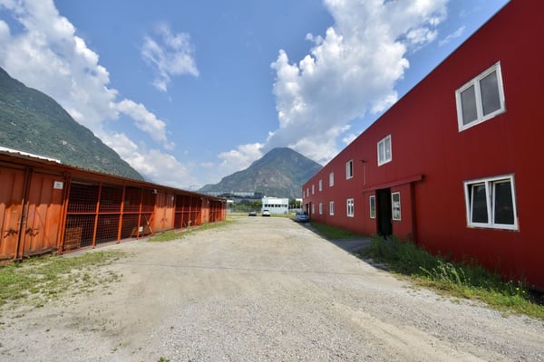 Stabile industriale / Industriegebäude 3