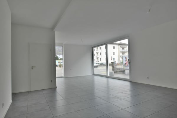 Luminoso e versatile spazio Commerciale 1