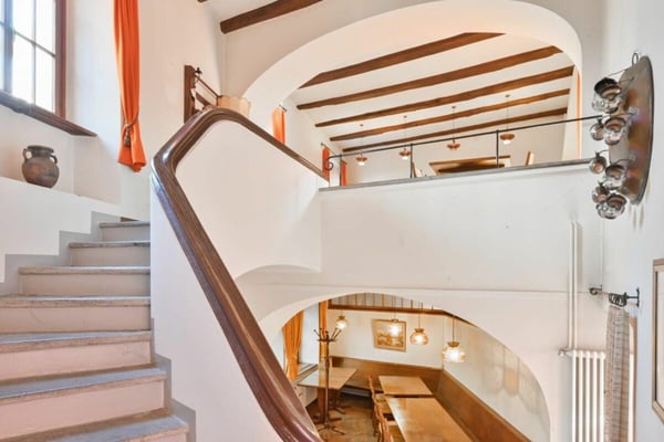 Ex Garni nel rinomato centro storico della città / Ehemaliges Garni in der renommierten Altstadt 5