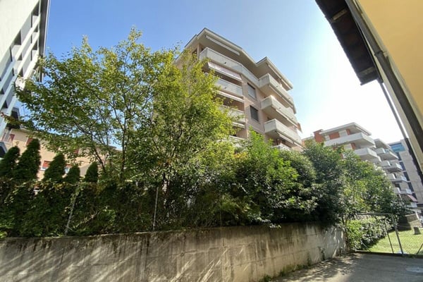 Spazioso ufficio al PT rialzato vicino al centro 1