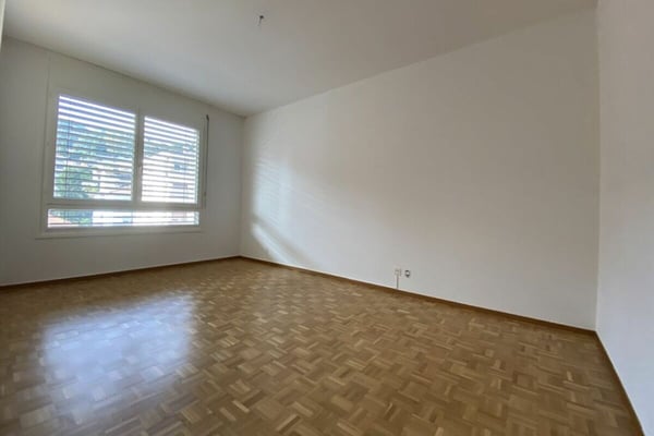 Spazioso ufficio al PT rialzato vicino al centro 5