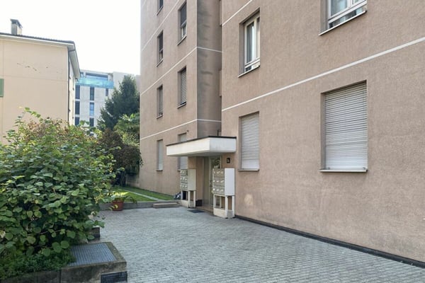 Spazioso ufficio al PT rialzato vicino al centro 7