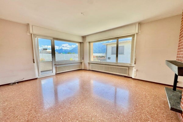 Casa bifamiliare con ampi spazi, garage ed atelier / Zweifamilienhaus mit grosszügigen Räumen, Garage und Atelier 6