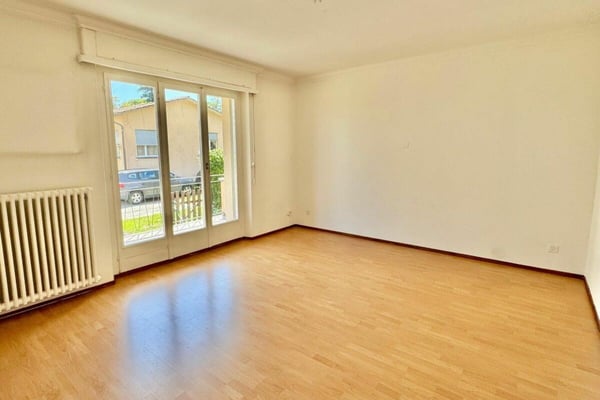 Casa bifamiliare con ampi spazi, garage ed atelier / Zweifamilienhaus mit grosszügigen Räumen, Garage und Atelier 7