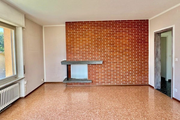 Casa bifamiliare con ampi spazi, garage ed atelier / Zweifamilienhaus mit grosszügigen Räumen, Garage und Atelier 12