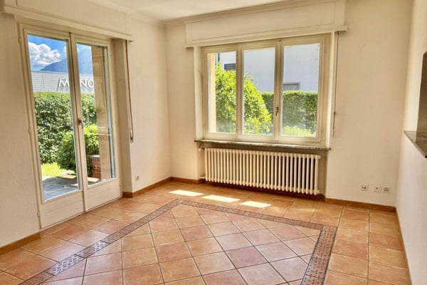 Casa bifamiliare con ampi spazi, garage ed atelier / Zweifamilienhaus mit grosszügigen Räumen, Garage und Atelier 9