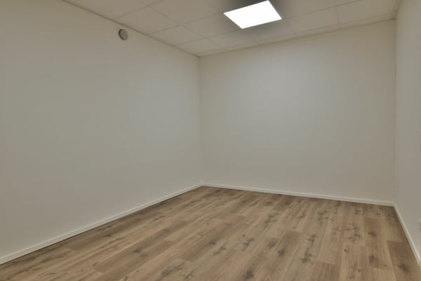 Affittasi spazio commerciale 5