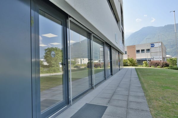 Affittasi spazio commerciale 1