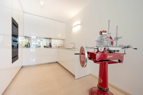 Prestigioso appartamento 1.5 locali con giardino, porticato con grill e terrazza coperta / Exklusive 1.5-Zimmer-Gartenwohnung mit überdachter Terrasse und Portico mit Grill 11