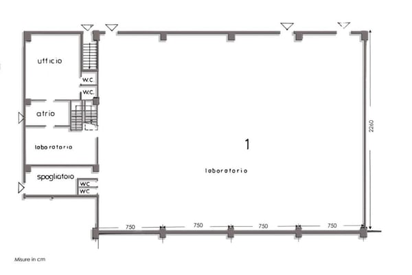 SUPERFICIE INDUSTRIALE CON PARCHEGGI 6