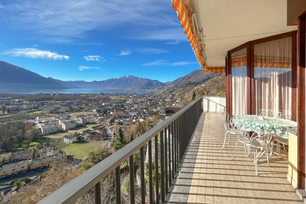 Casa plurifamiliare con 3 appartamenti, grande terreno e vista spettacolare / Mehrfamilienhaus mit 3 Wohnungen, Grundstück und traumhafter Weitsicht 5