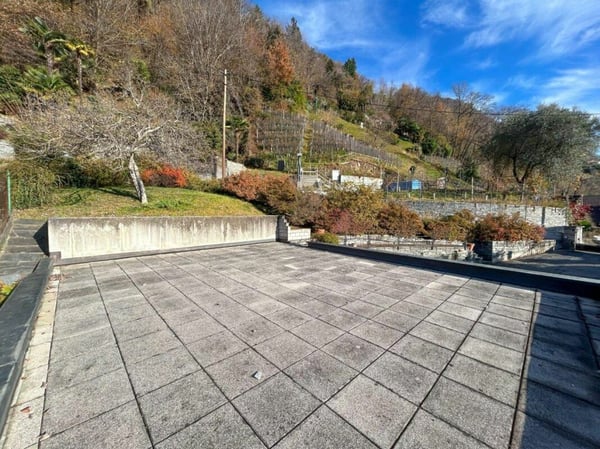 Casa plurifamiliare con 3 appartamenti, grande terreno e vista spettacolare / Mehrfamilienhaus mit 3 Wohnungen, Grundstück und traumhafter Weitsicht 6