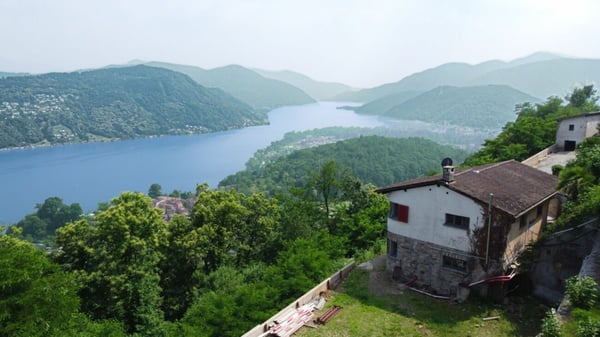 Terreno edificabile con vista lago e licenza approvata 2