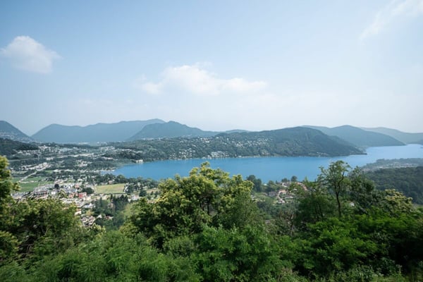 Terreno edificabile con vista lago e licenza approvata 1
