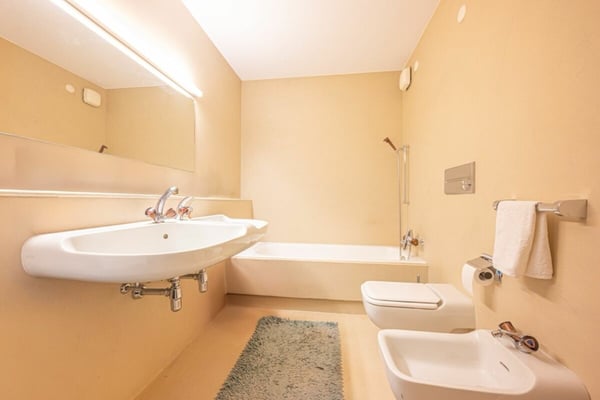 Luminoso appartamento in zona privilegiata / Helle Wohnung in privilegierter Lage 2