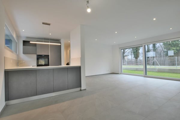 Luminosa casa unifamiliare con giardino privato 4