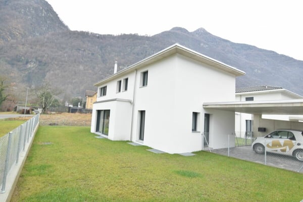 Luminosa casa unifamiliare con giardino privato 10