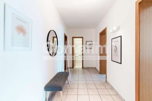 Appartamento arredato con vista lago 7