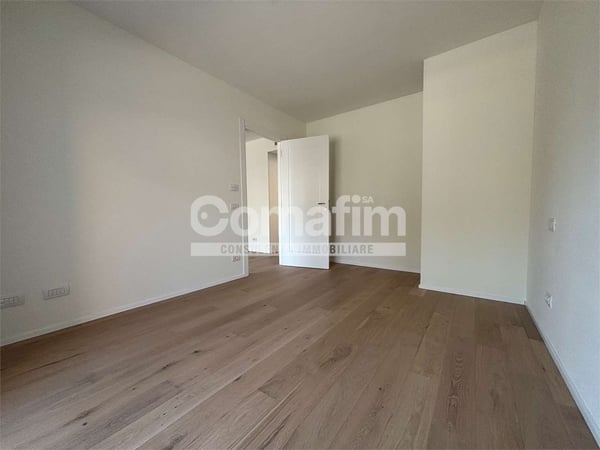 Chiasso : 1.5 locali al PT - Moderno con terrazzo 7