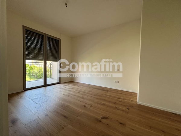 Chiasso : 1.5 locali al 1P - Moderno con terrazzo 9