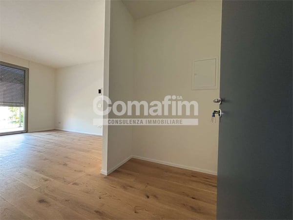 Chiasso : 1.5 locali al 1P - Moderno con terrazzo 8