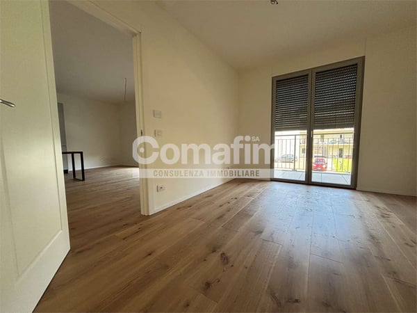 Chiasso : 1.5 locali al 1P - Moderno con terrazzo 12