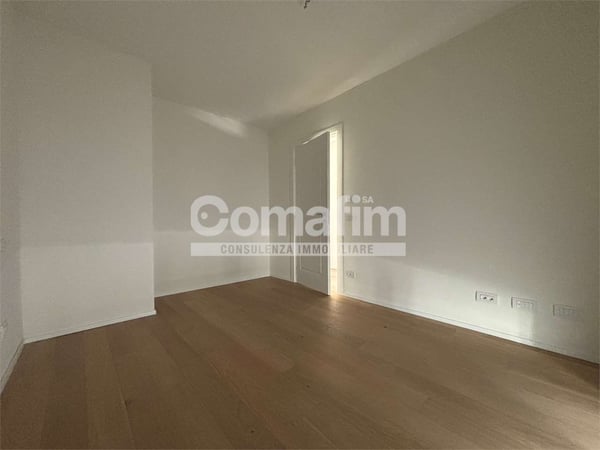 Chiasso : 1.5 locali al 1P - Moderno con terrazzo 8