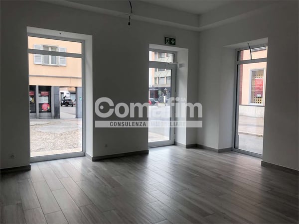 Spazio commerciale in pieno centro a Biasca 4