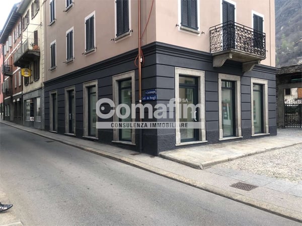 Spazio commerciale in pieno centro a Biasca 3