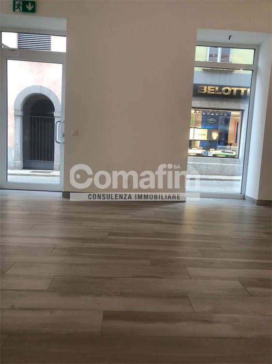 Spazio commerciale in pieno centro a Biasca 8