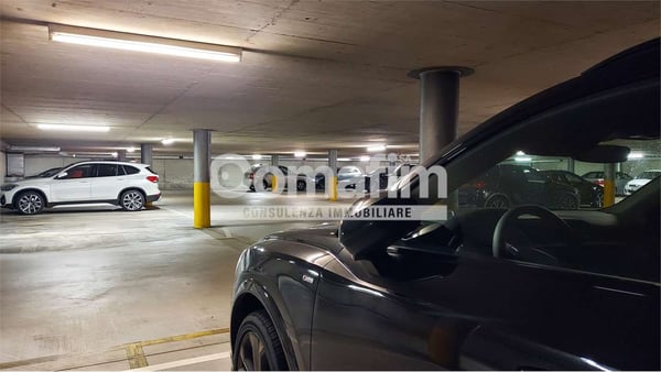 Lugano Centro - Affittasi Posteggi in Autorimessa 5