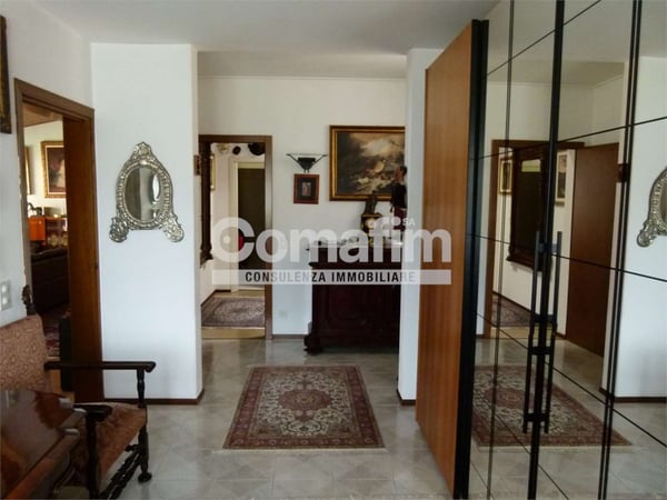 A Capolago vendiamo casa con 