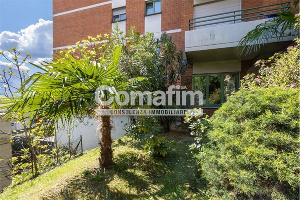 Appartamento con vista su Lugano nel cuore della c 11