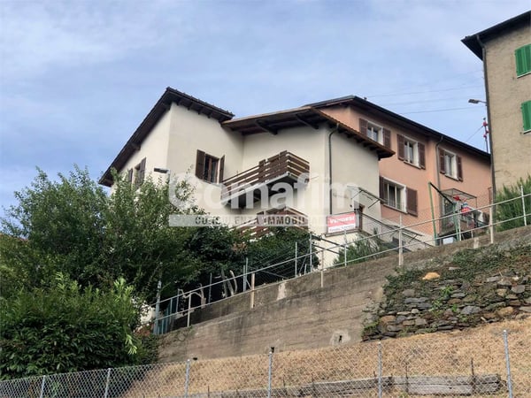Casa di 3 ppartamenti con vista lago a Cademario 3