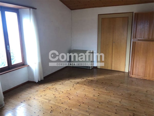 Casa di 3 ppartamenti con vista lago a Cademario 9