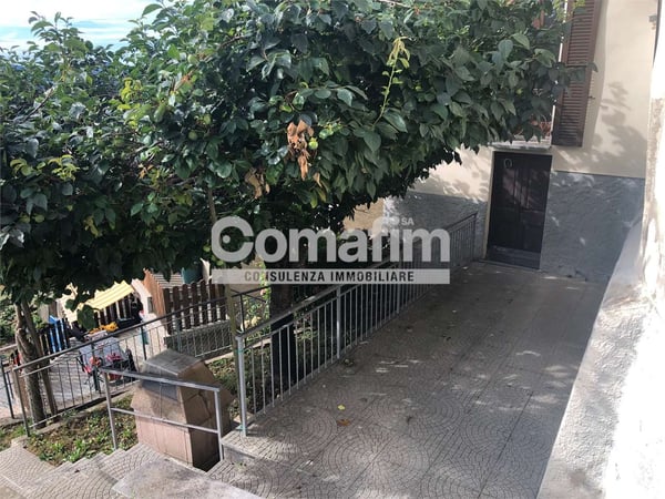 Casa di 3 ppartamenti con vista lago a Cademario 11