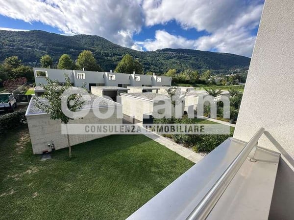 Vendita elegante Villa 1.5 Locali a Bioggio 1