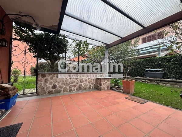 Caslano -Casa unifamiliare con giardino e terrazza panoramica 2