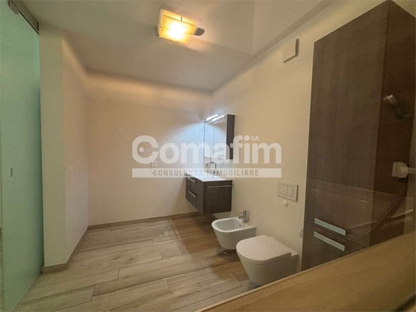 Canobbio - Raffinato 1.5 Locali con Grandi Spazi e Comfort Esclusivi 9