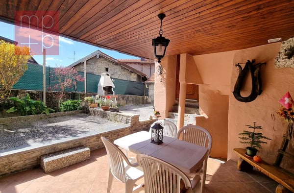 Casa unifamiliare - Caneggio 2